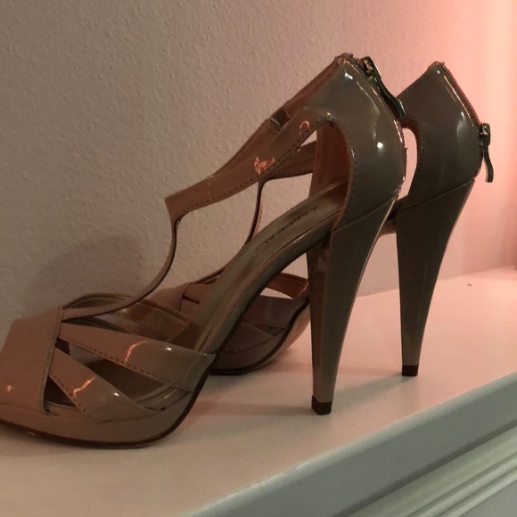 Beautiful nude color heels - Picture 6 of 8